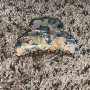 Hair Clip with Chrystals.